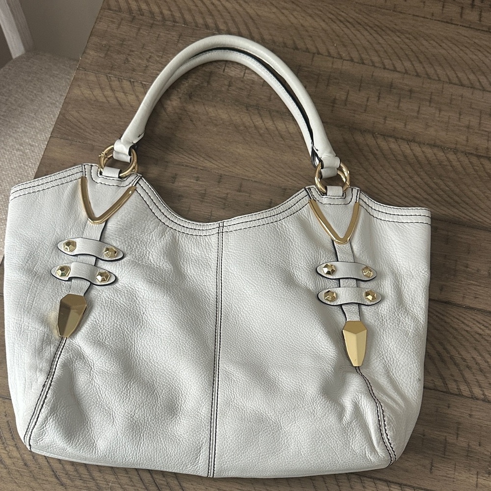Elegant White Leather Handbag